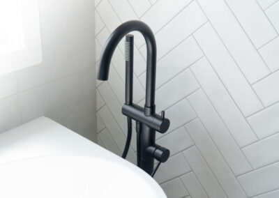 matt black bath spout