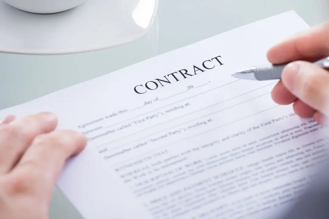 contract signing for renovation