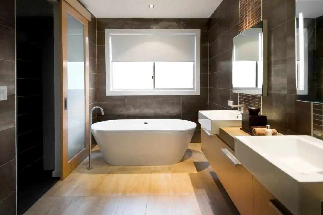 luxury bathroom
